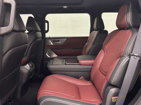 Used 2026 INFINITI QX80 Autograph w/ Premium Cargo Package AWD/4WD image 15