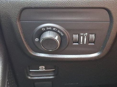 Used 2024 Jeep Grand Cherokee Altitude AWD/4WD image 29