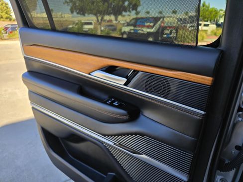 Used 2024 Jeep Grand Wagoneer L Series III image 66