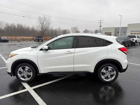 Used 2017 Honda HR-V EX-L image 3