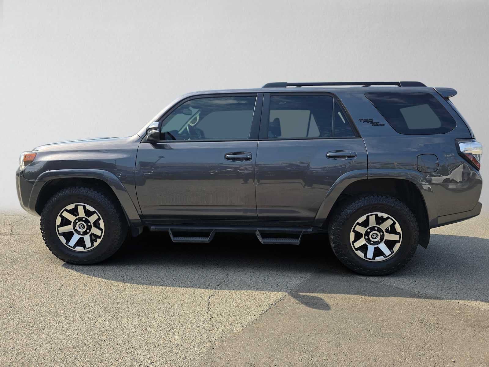 Used 2023 Toyota 4Runner TRD Off-Road Premium w/ Moonroof Package AWD/4WD image 6