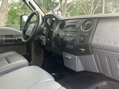 Used 2016 Ford F550 2WD Regular Cab Super Duty image 21