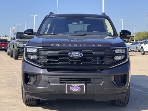 New 2025 Ford Expedition Active image 6