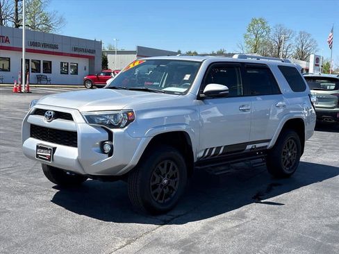 Used 2018 Toyota 4Runner SR5 Premium AWD/4WD image 25