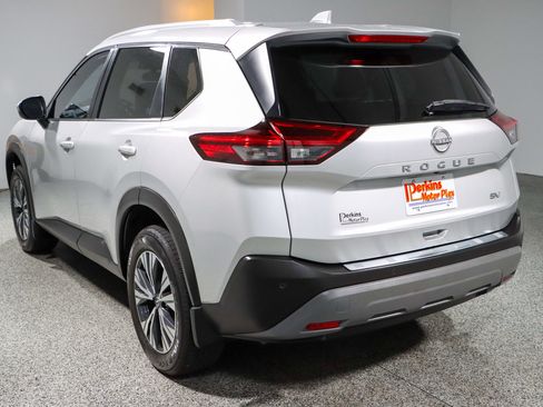 Used 2022 Nissan Rogue SV w/ SV Premium Package FWD image 9