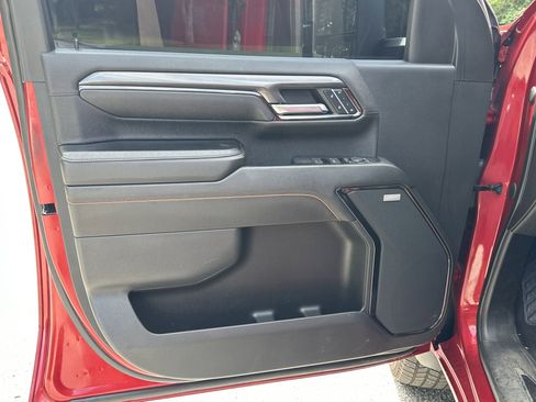 Used 2024 GMC Sierra 2500 AT4 w/ Technology Package image 10