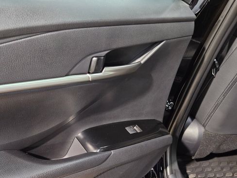 Used 2026 Toyota Camry SE FWD image 34
