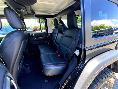 Used 2023 Jeep Wrangler Unlimited Rubicon w/ Cold Weather Group AWD/4WD image 16