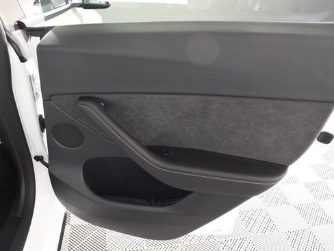 Used 2023 Tesla Model Y Long Range image 21