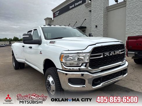 Used 2024 RAM 3500 Tradesman w/ Chrome Appearance Group AWD/4WD image 1