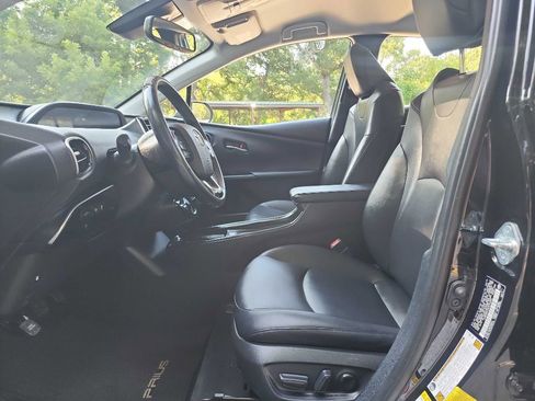 Used 2019 Toyota Prius XLE image 14