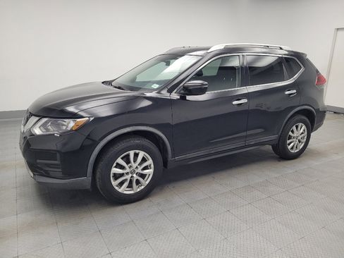Used 2018 Nissan Rogue SV image 2