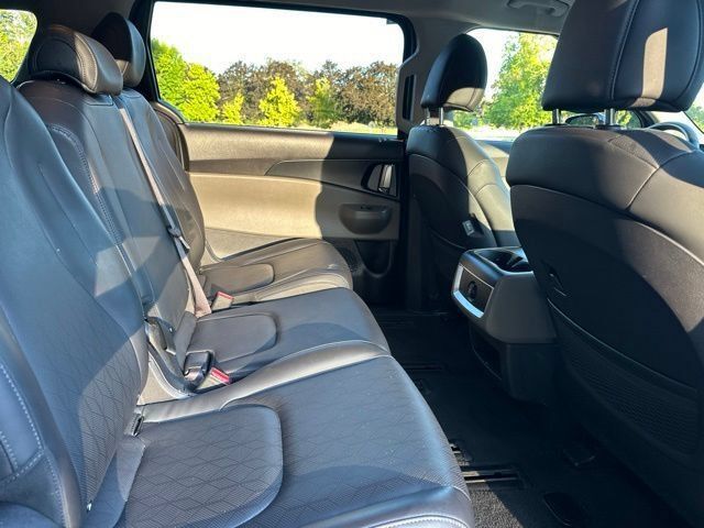Used 2026 Kia Carnival LXS FWD image 23
