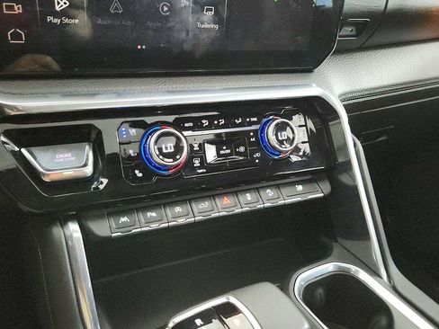 Used 2022 GMC Sierra 1500 Denali AWD/4WD image 36