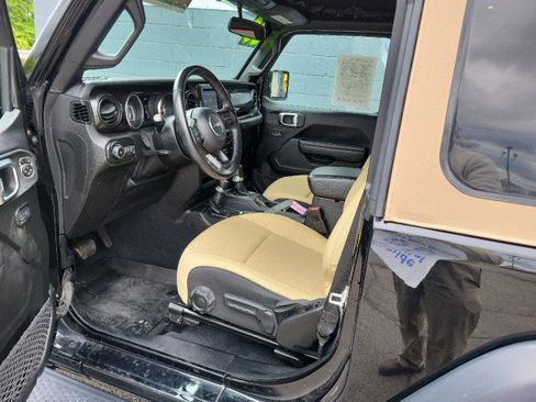 Used 2020 Jeep Wrangler Sport AWD/4WD image 9