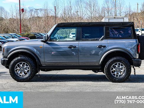 Used 2025 Ford Bronco Badlands image 8