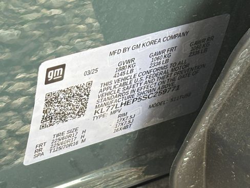Used 2025 Chevrolet Trax LT w/ LT Convenience Package FWD image 27