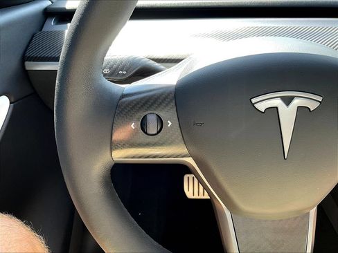 Used 2022 Tesla Model Y Performance AWD/4WD image 13