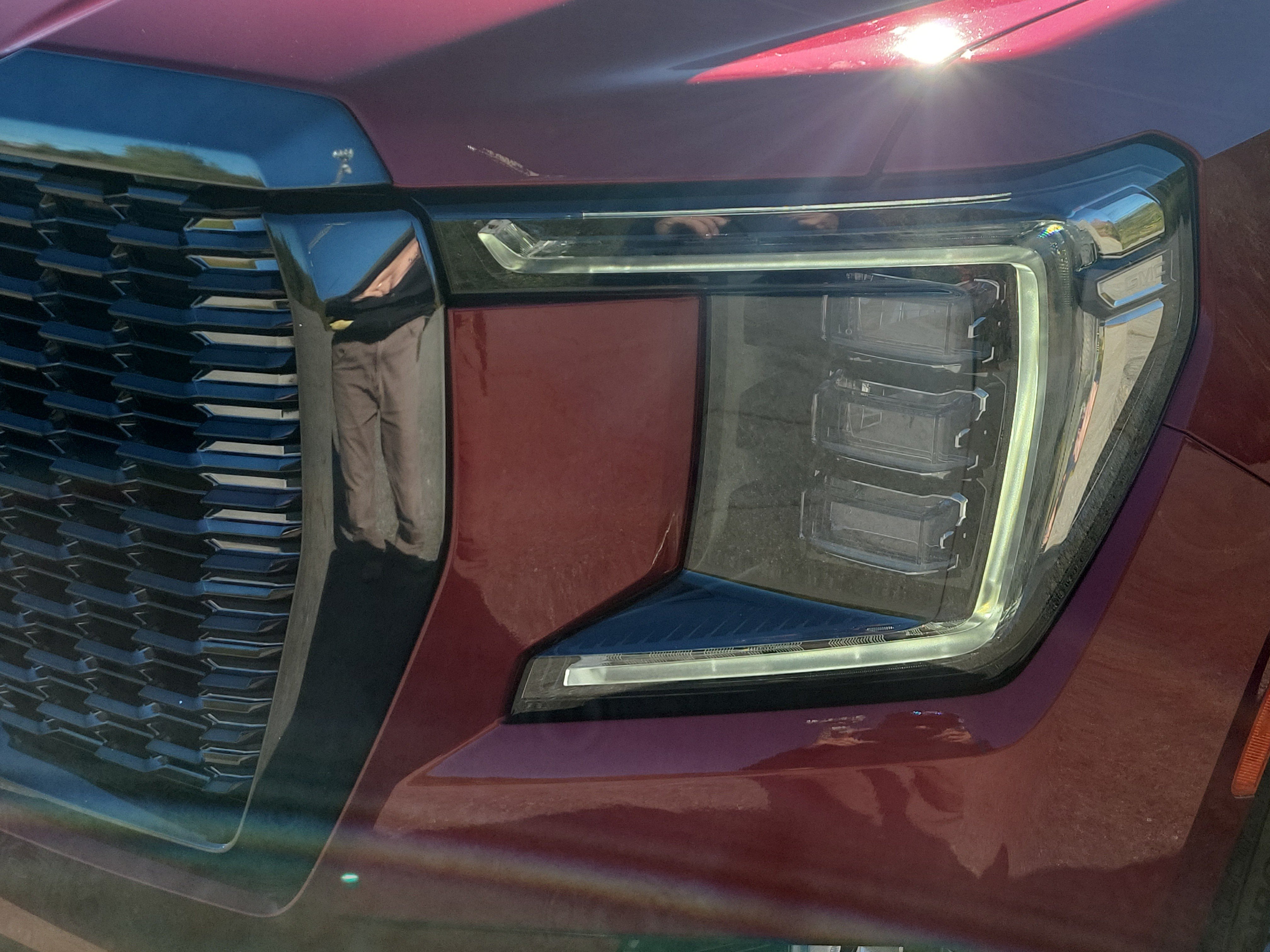 Used 2023 GMC Yukon XL Denali Ultimate AWD/4WD image 9