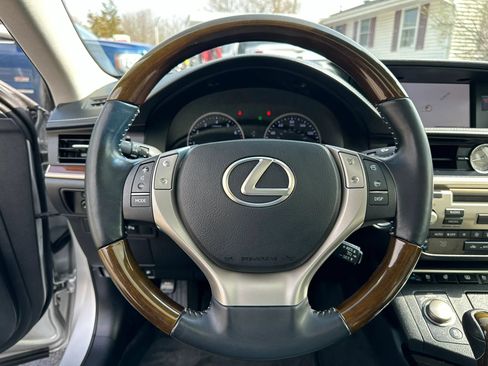 Used 2013 Lexus ES 350 w/ Luxury Pkg FWD image 20