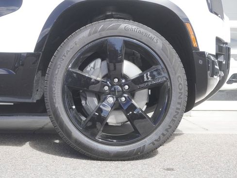 New 2026 Land Rover Defender 110 X-Dynamic SE image 33