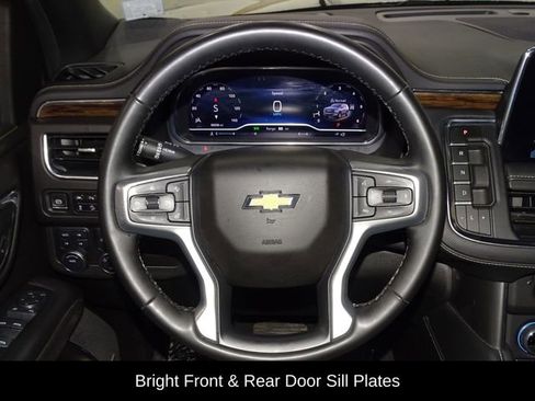 Used 2024 Chevrolet Suburban Premier AWD/4WD image 23