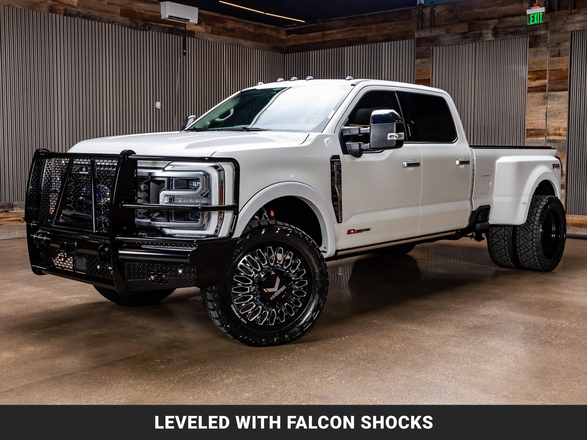 Used 2026 Ford F350 Platinum w/ Platinum Plus Package AWD/4WD image 4