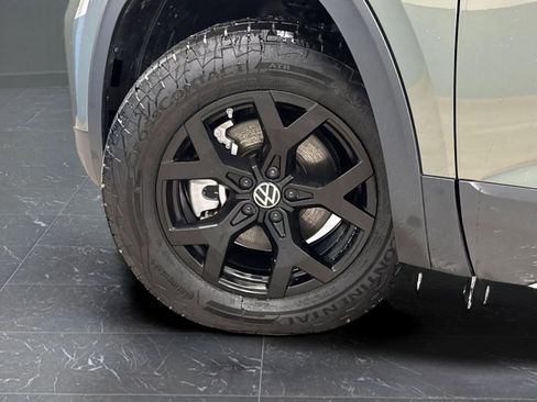 Used 2024 Volkswagen Atlas Peak Edition SEL image 38