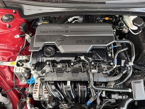 Used 2025 Hyundai Elantra Sport image 33