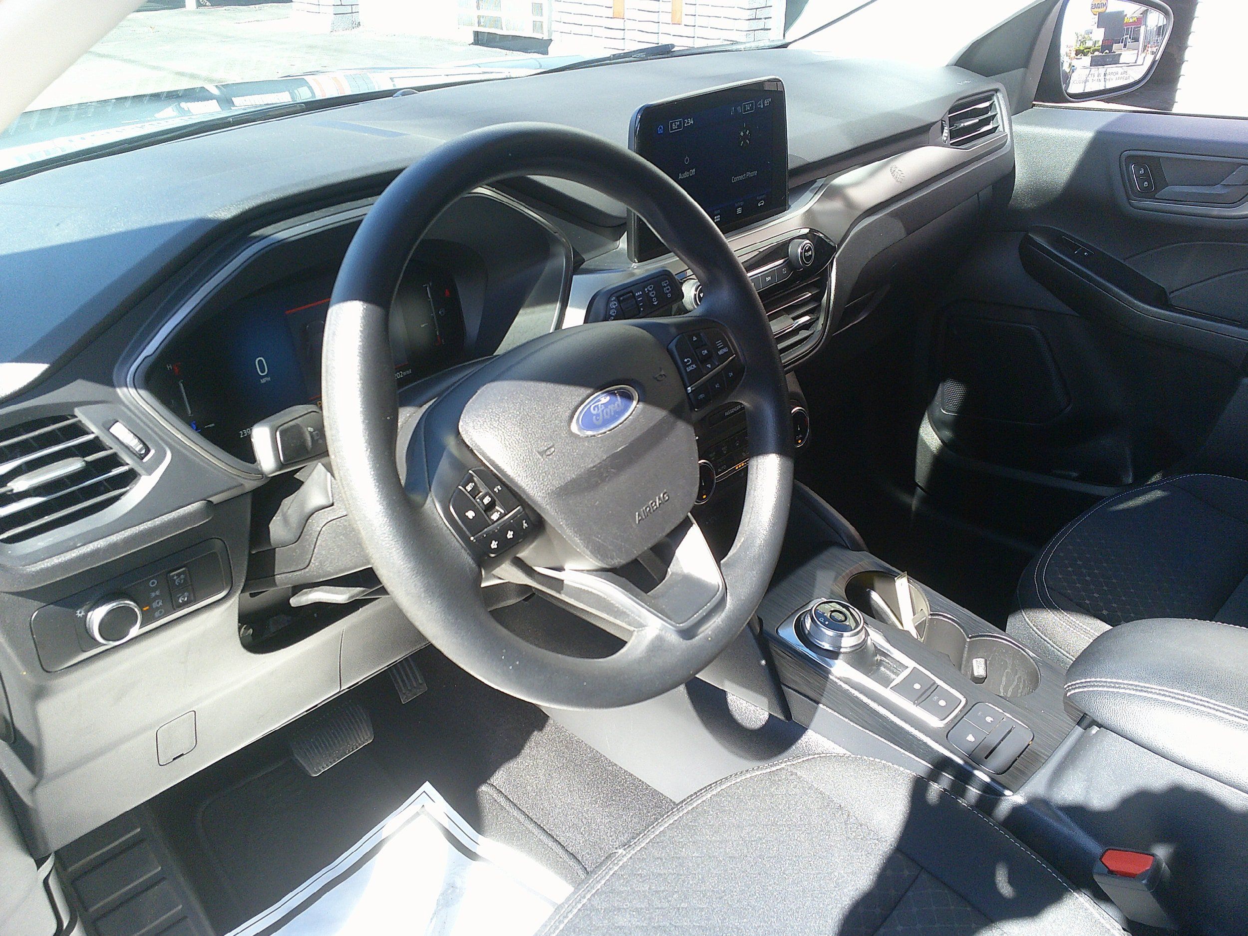 Used 2025 Ford Escape Active AWD/4WD image 17