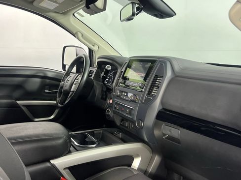 Used 2024 Nissan Titan SV w/ SV Convenience Package AWD/4WD image 30