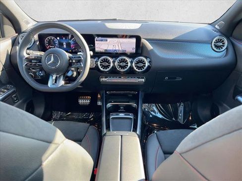 Used 2025 Mercedes-Benz GLA 35 AMG 4MATIC image 19