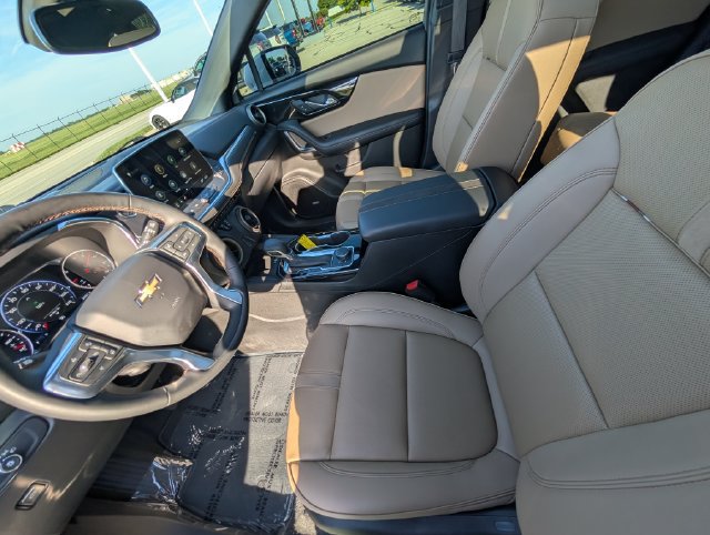 Used 2024 Chevrolet Blazer Premier w/ Enhanced Convenience Package FWD image 14