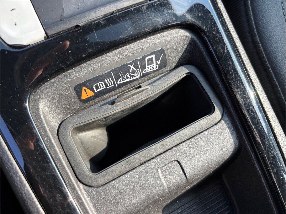Used 2017 Chevrolet Cruze Premier FWD image 30
