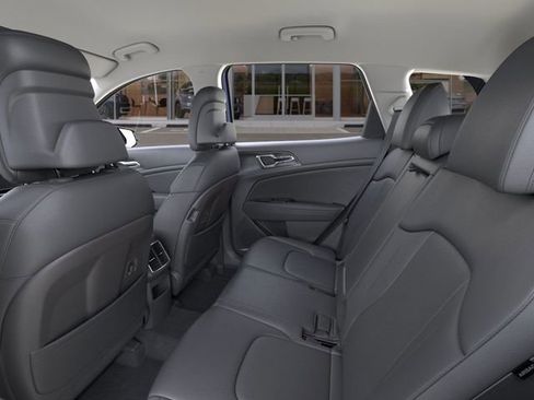 Certified 2025 Kia Sportage EX image 18