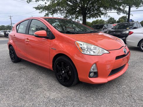 Used 2013 Toyota Prius C Two image 4