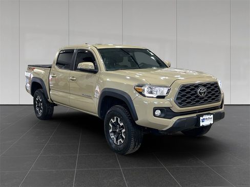 Used 2020 Toyota Tacoma TRD Off-Road w/ Technology Package image 7