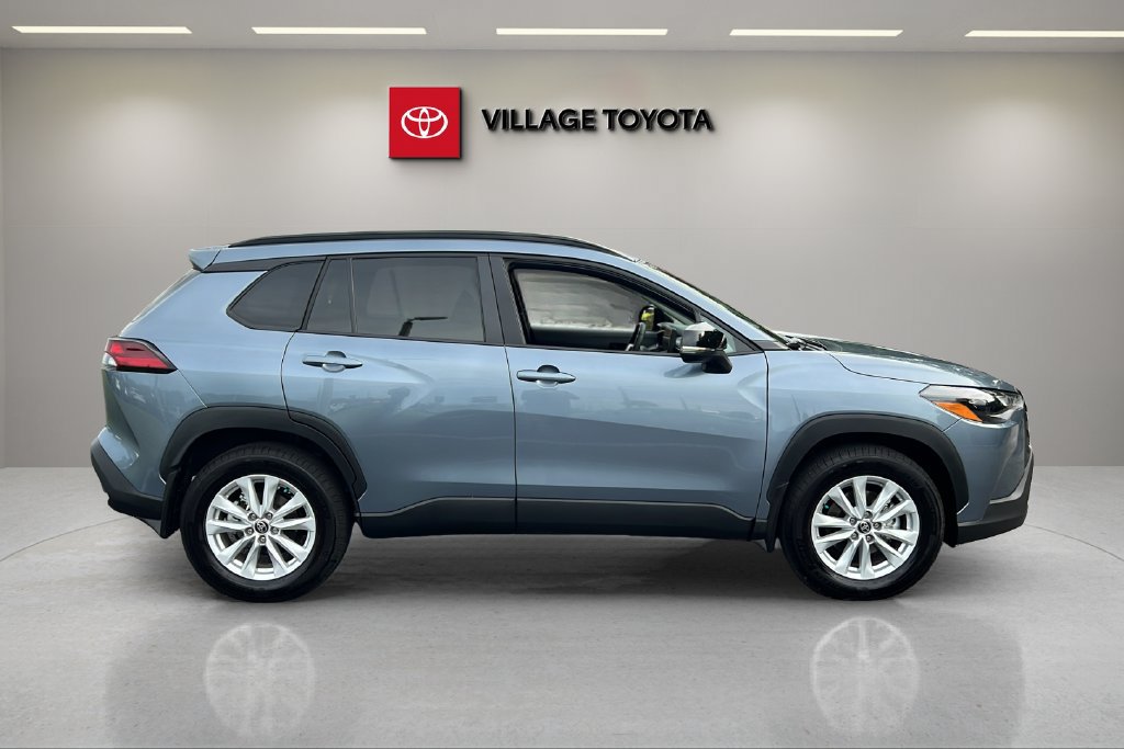 Certified 2026 Toyota Corolla Cross LE FWD image 6
