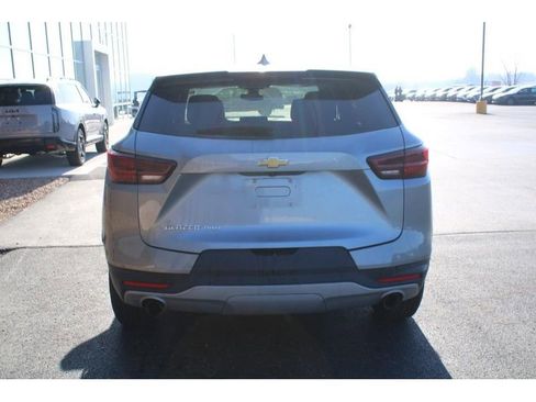Used 2025 Chevrolet Blazer LT image 4