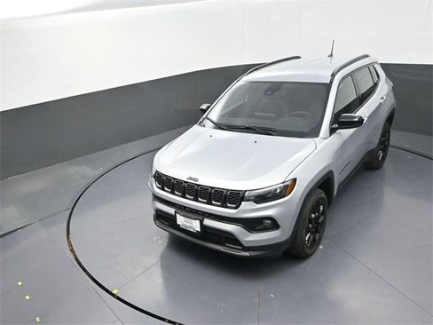 New 2026 Jeep Compass Latitude image 11