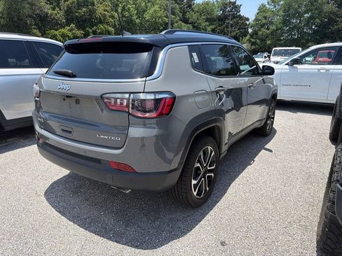 Used 2022 Jeep Compass Limited AWD/4WD image 3