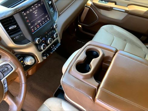 Used 2019 RAM 1500 Laramie AWD/4WD image 16