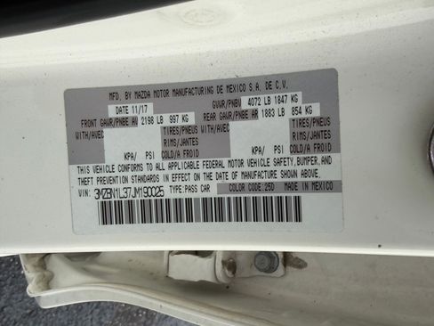 Used 2018 MAZDA MAZDA3 Touring image 21