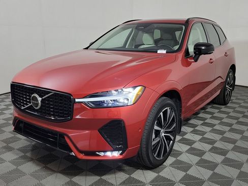 Used 2024 Volvo XC60 B5 Ultimate w/ Protection Package Premier AWD/4WD image 4