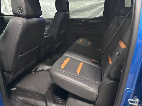 Used 2024 GMC Sierra 1500 AT4 w/ Technology Package AWD/4WD image 16