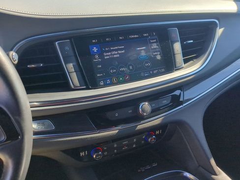 Used 2024 Buick Enclave Premium image 11