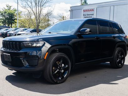 Used 2024 Jeep Grand Cherokee Altitude