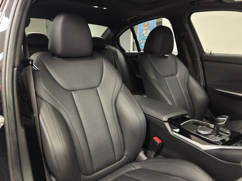 Used 2019 BMW 330i xDrive Sedan w/ Convenience Package image 12