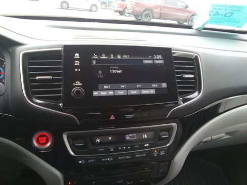 Used 2019 Honda Pilot Touring image 28