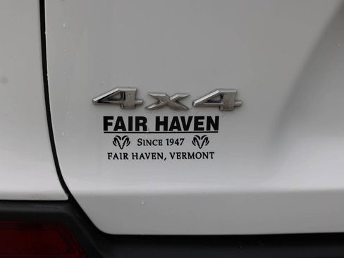 Used 2019 Jeep Cherokee Limited AWD/4WD image 34